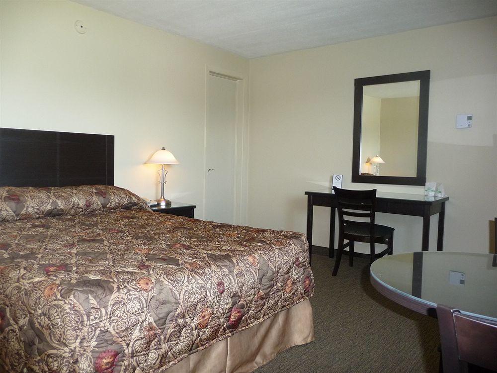 Du Fleuve Motel Brossard