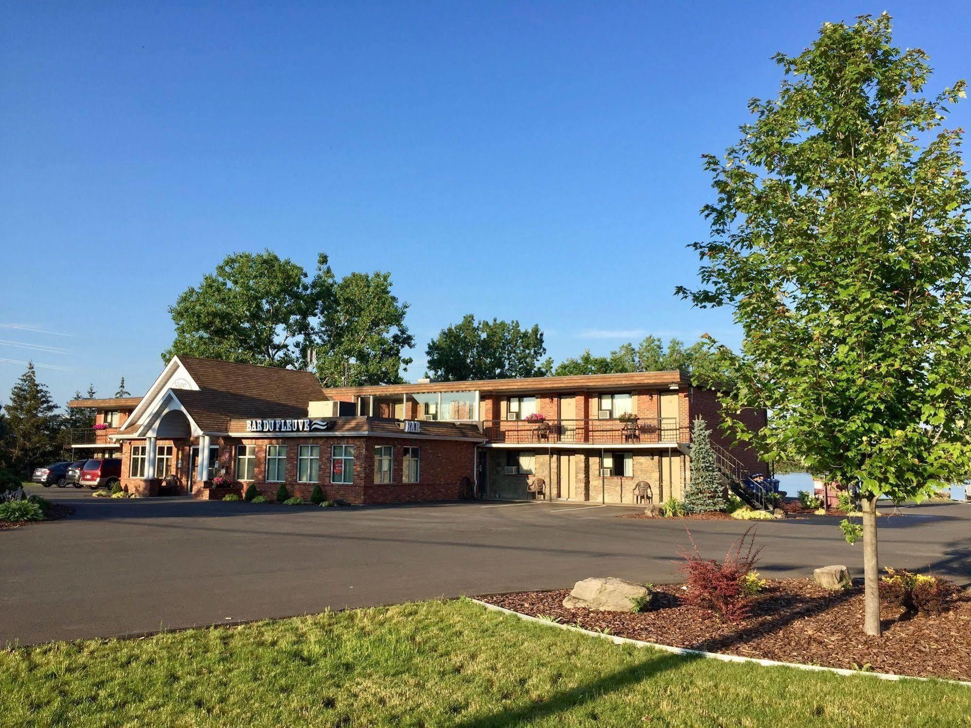 Du Fleuve Motel Brossard